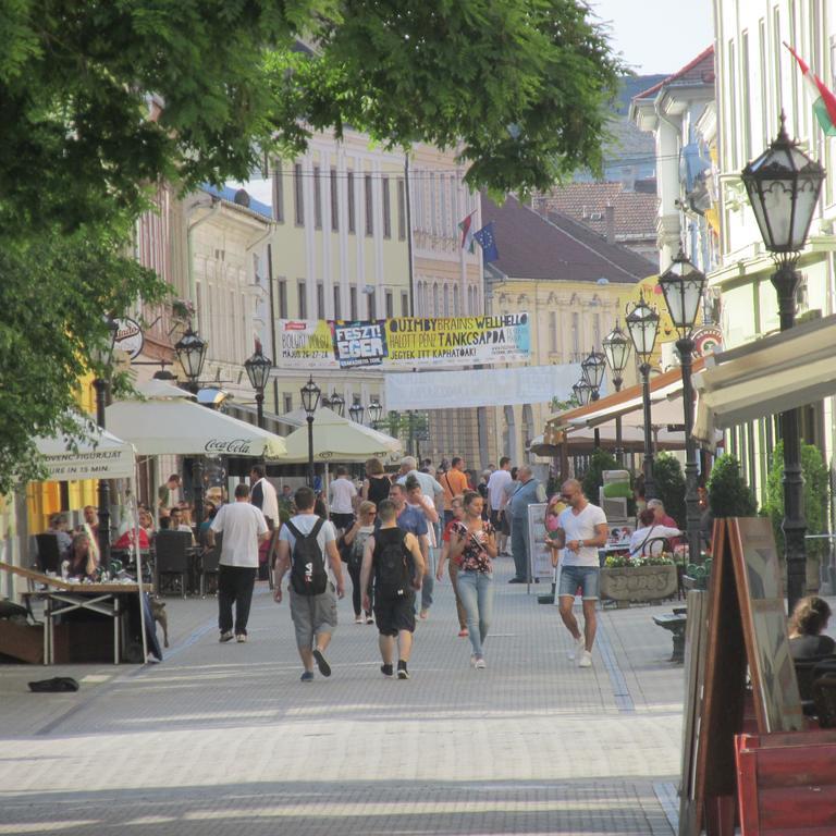 Fortuna Apartments Еґер Екстер'єр фото